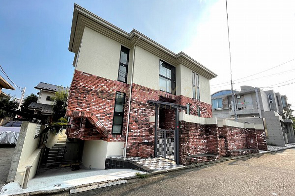 「田園調布」 中古邸宅 建物外観(2021.8撮影)