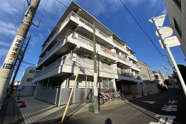 北千束アイレ 外観/南東角地に立地