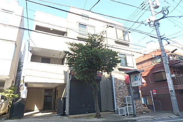 港区西麻布2丁目 1階店舗付住宅