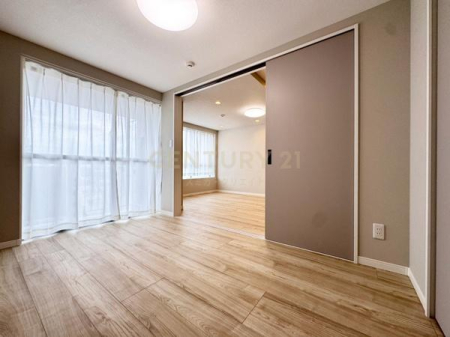 �����s���c�J��p��3���� 15-14�̒��Ã}���V�����̎q������