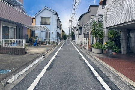 �����s�ڍ��撆��1���ڂ̒��È�ˌ��Ă̑O�ʓ��H�܂ތ��n�ʐ^