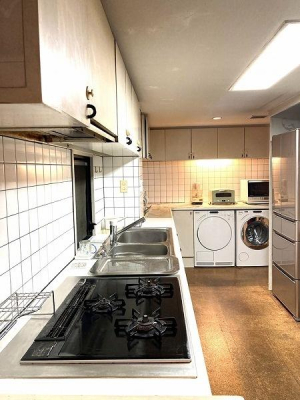 �����s�ڍ��撆��1���ڂ̒��È�ˌ��ẴL�b�`��