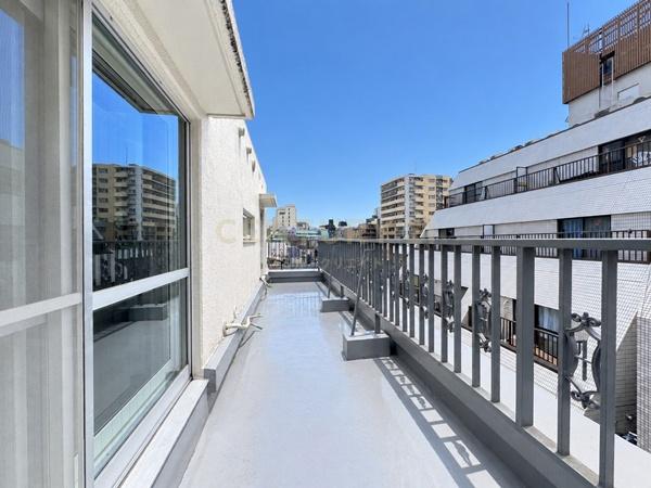 �����s�a�J��~�R�� 15-14�̒��Ã}���V�����̃o���R�j�[