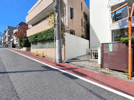 �����s�i��揬�R6���� 23-11�̒��Ã}���V�����̃G���g�����X