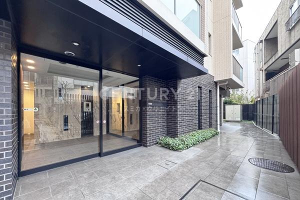 �����s��c����1���� 13-13�̒��Ã}���V�����̃G���g�����X