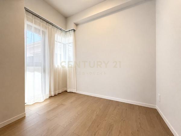 �����s��c��r��5���� 7-6�̒��Ã}���V�����̎q������
