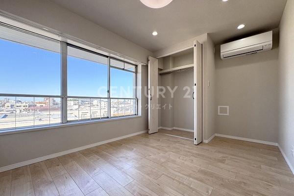 �����s���c�J��o��1���� 37-10�̒��Ã}���V�����̐Q��