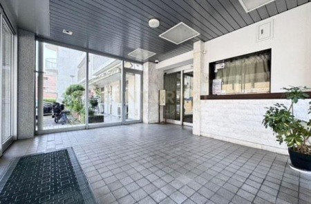 �����s���c�J��o��1���� 37-10�̒��Ã}���V�����̃G���g�����X