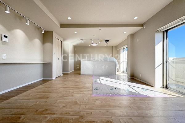 �����s���c�J��o��1���� 37-10�̒��Ã}���V�����̃��r���O