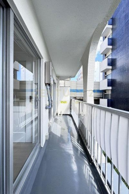 �����s�a�J���X��4���� 23-5�̒��Ã}���V�����̃o���R�j�[