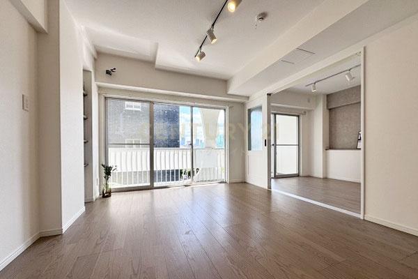 �����s�a�J���X��4���� 23-5�̒��Ã}���V�����̃��r���O