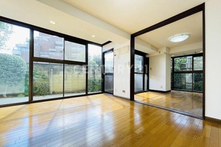 �����s�`�攒����3���� 1-6�̒��Ã}���V�����̃��r���O