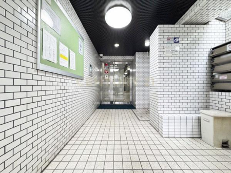 �����s�a�J��L��1���� 10-5�̒��Ã}���V�����̃G���g�����X