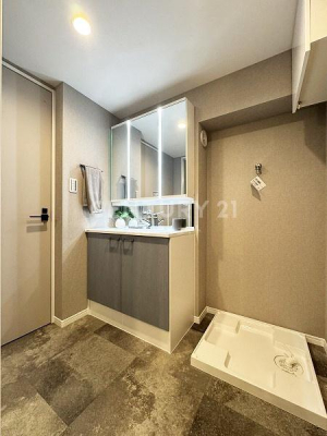 �����s���c�J��o��1���� 28-4�̒��Ã}���V�����̐��ʑ�E���ʏ�