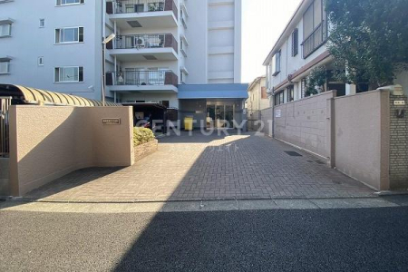 �����s���c�J��o��1���� 28-4�̒��Ã}���V�����̃G���g�����X