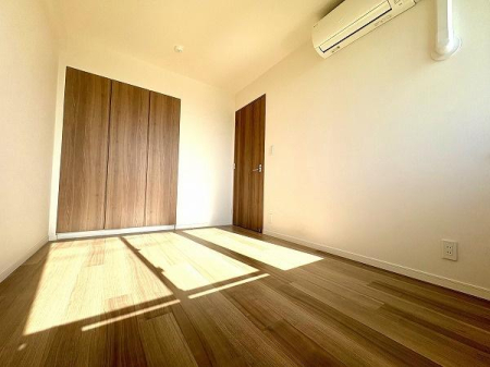 �����s���c�J���c3���� 18-5�̒��Ã}���V�����̐Q��