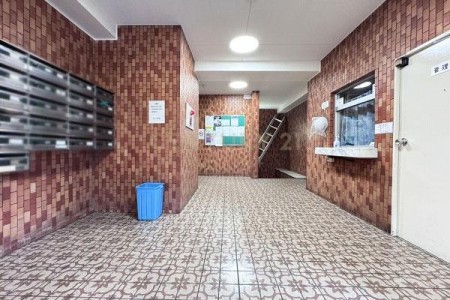 �����s�a�J��_�{�O2���� 34-20�̒��Ã}���V�����̃G���g�����X