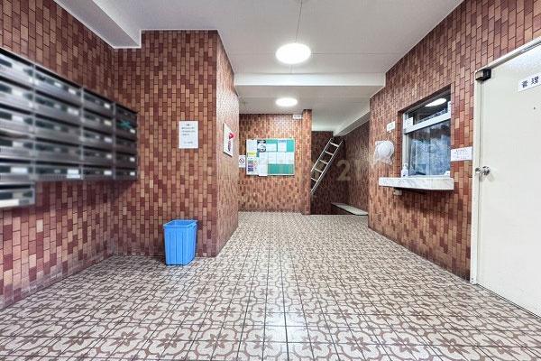 �����s�a�J��_�{�O2���� 34-20�̒��Ã}���V�����̃G���g�����X