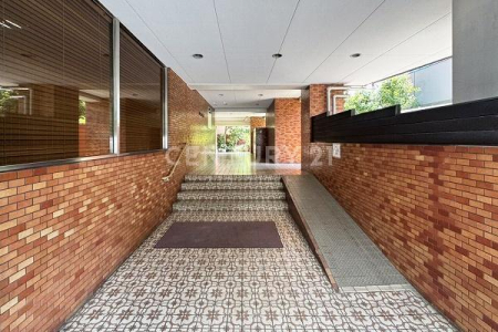 �����s�a�J��_�{�O2���� 34-20�̒��Ã}���V�����̃G���g�����X