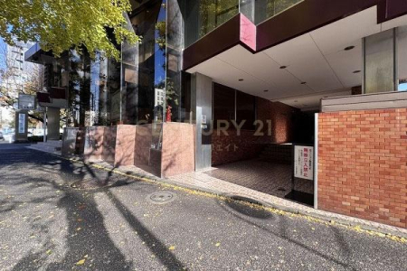 �����s�a�J��_�{�O2���� 34-20�̒��Ã}���V�����̃G���g�����X