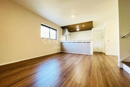 �����s���c�J��쑽��9���ڂ̐V�z��ˌ��Ẵ��r���O