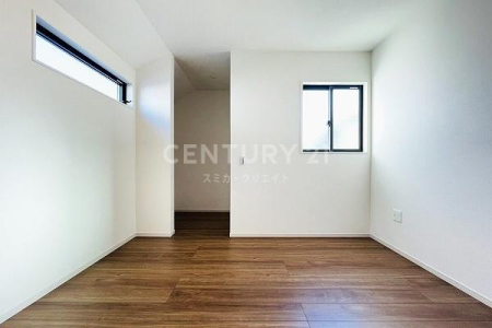 �����s���c�J��쑽��9���ڂ̐V�z��ˌ��Ă̐Q��