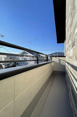 �����s���c�J��쑽��9���ڂ̐V�z��ˌ��Ẵo���R�j�[