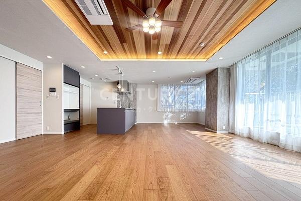 �����s��c��R��3���� 43-2�̒��Ã}���V�����̃��r���O