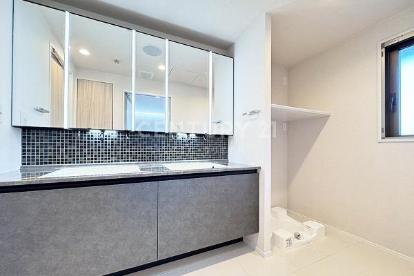 �����s��c��R��3���� 43-2�̒��Ã}���V�����̐��ʑ�E���ʏ�