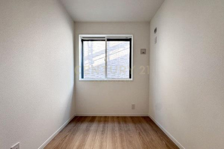 �����s���c�J�扺�n4���ڂ̐V�z��ˌ��Ă̎q������