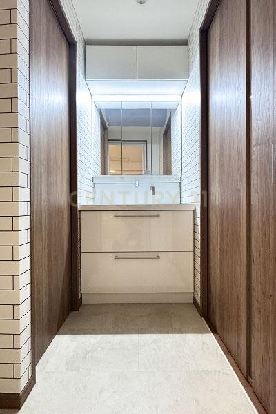 �����s�i��擌�ܔ��c2���� 3-10�̒��Ã}���V�����̐��ʑ�E���ʏ�