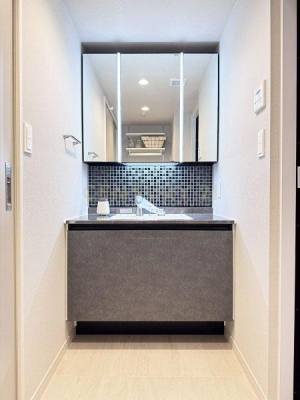 �����s�ڍ��擌�R1���� 20-6�̒��Ã}���V�����̐��ʑ�E���ʏ�