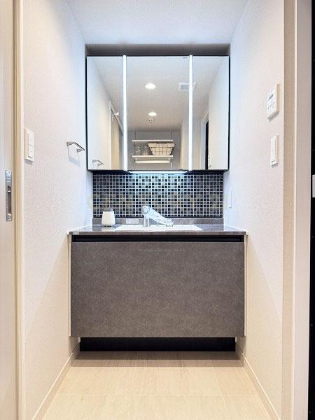 �����s�ڍ��擌�R1���� 20-6�̒��Ã}���V�����̐��ʑ�E���ʏ�