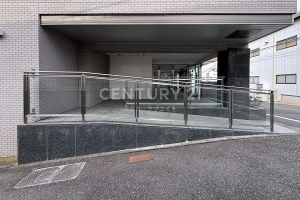 �����s��c���r��5���� 5-9�̒��Ã}���V�����̃G���g�����X