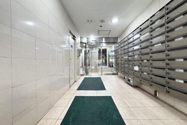 �����s���c�J��r�K2���� 35-9�̒��Ã}���V�����̃G���g�����X