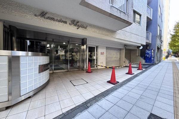 �����s���c�J��r�K2���� 35-9�̒��Ã}���V�����̃G���g�����X