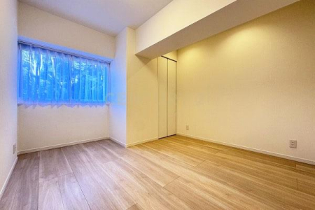 �����s���c�J�搣�c4���� 7-11�̒��Ã}���V�����̎q������