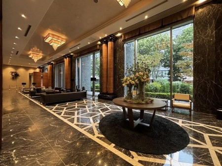 �����s�`���1���� 2-1�̒��Ã}���V�����̃G���g�����X