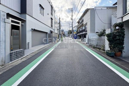 �����s�ڍ��擌�R1���ڂ̓y�n�̑O�ʓ��H�܂ތ��n�ʐ^