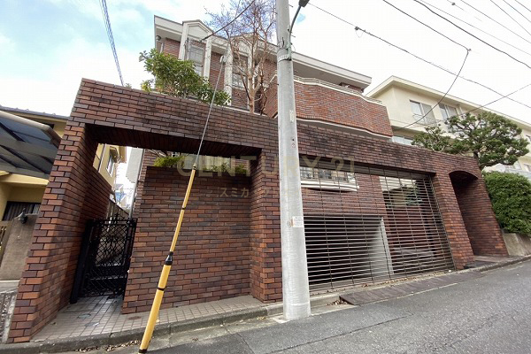 南千束 地下防音スタジオ付中古戸建 建物外観(2020.12撮影)