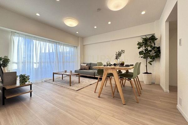 �����s���c�J���p��3���� 13-22�̒��Ã}���V�����̃��r���O