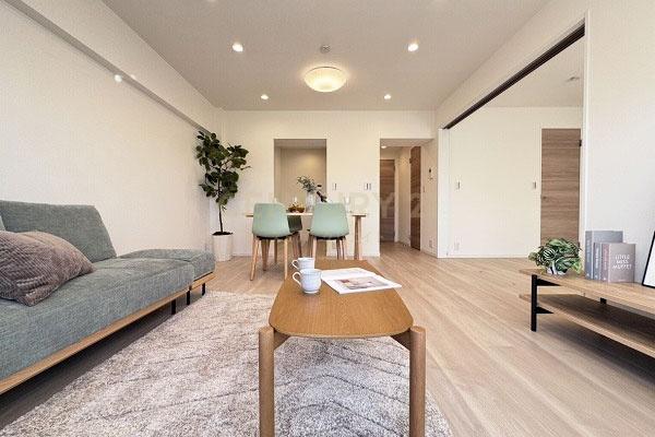 �����s���c�J���p��3���� 13-22�̒��Ã}���V�����̃��r���O