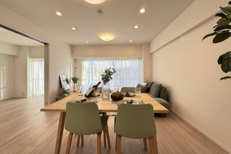 �����s���c�J���p��3���� 13-22�̒��Ã}���V�����̃��r���O