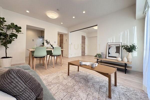 �����s���c�J���p��3���� 13-22�̒��Ã}���V�����̃��r���O