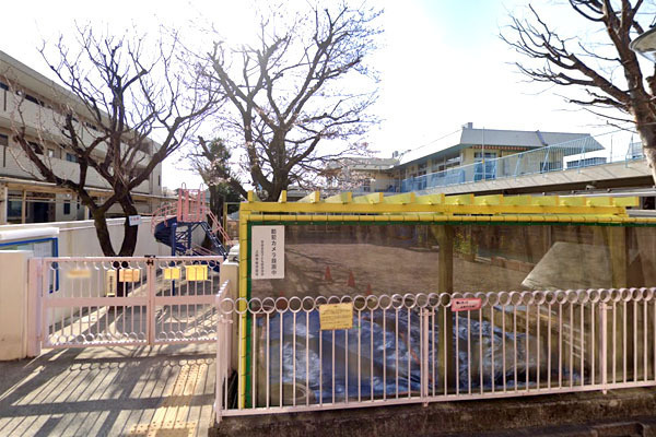 �����s���c�J���p��3���� 13-22�̒��Ã}���V�����̎��ӊ�