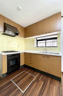 �����s�ڍ����3���ڂ̒��È�ˌ��ẴL�b�`��