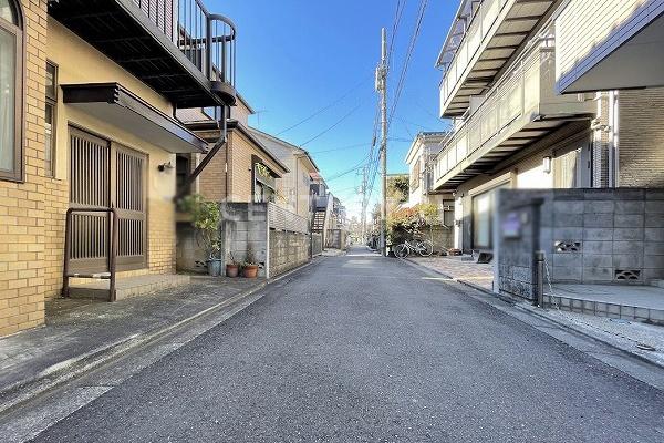 �����s��c�搼���c1���ڂ̒��È�ˌ��Ă̑O�ʓ��H�܂ތ��n�ʐ^