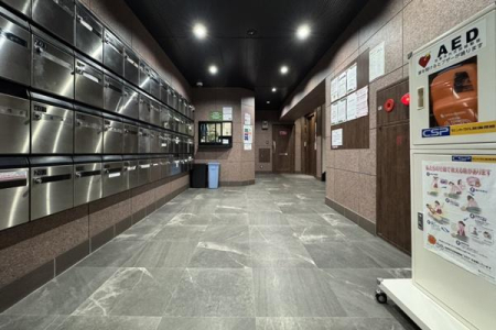 �����s�a�J��~�R�� 28-8�̒��Ã}���V�����̃G���g�����X