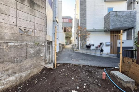 �����s�a�J��b���2���ڂ̓y�n�̑O�ʓ��H�܂ތ��n�ʐ^