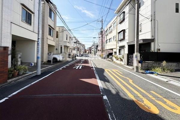 �����s��c��r��3���ڂ̒��È�ˌ��Ă̑O�ʓ��H�܂ތ��n�ʐ^